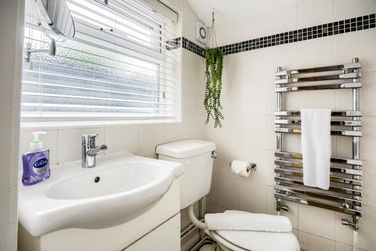 Coventry Fashionable House, City Centre, Free Parking, Sleeps 4, By Empower Homes المظهر الخارجي الصورة